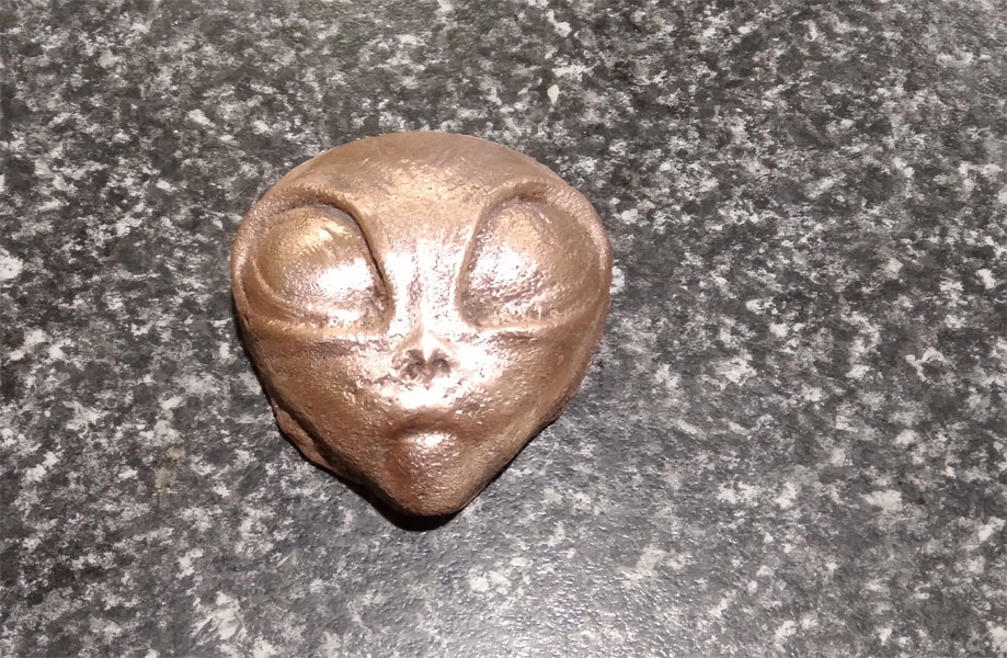 (image for) 1 Pound 999 Fine Copper Alien skull